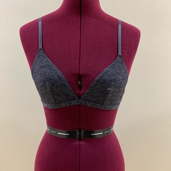 Set of 2 H&M triangle bralettes - Picture 2 of 7